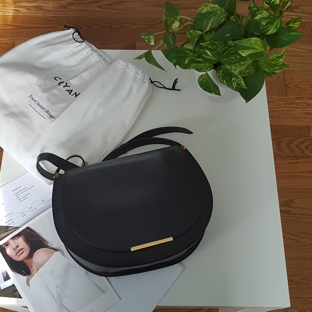 Cuyana Saddle bag - brand new